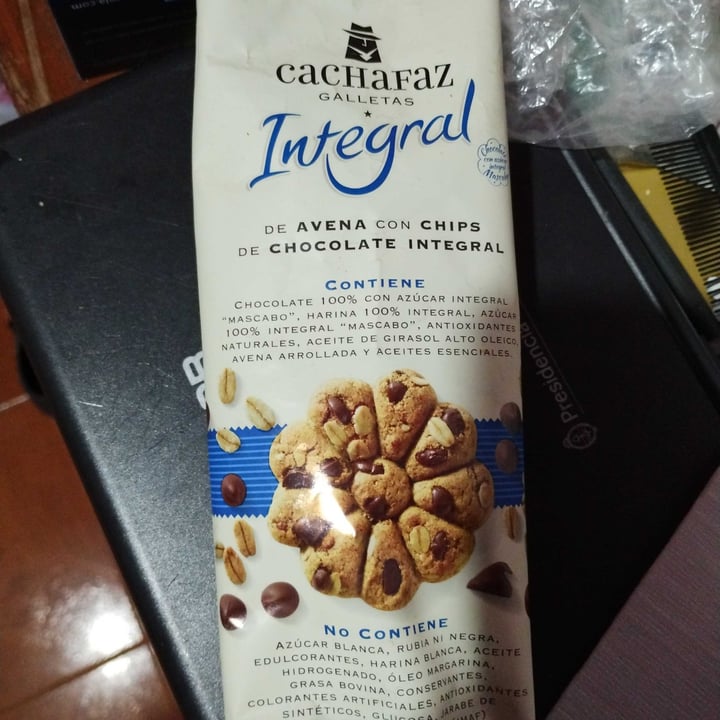 photo of Cachafaz Galletas Integral de Granola con Avena, Almendra y Mani shared by @marievegan on  10 Jun 2022 - review