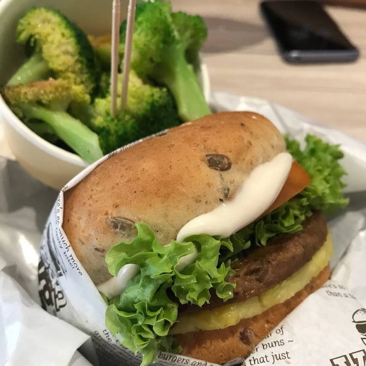 photo of VeganBurg Singapore Hawaiian Teriyaki shared by @applepancakes on  26 Oct 2018 - review
