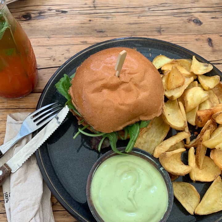 photo of Froindlichst - The Vegan Musketeers Burger shared by @sinii on  16 Aug 2021 - review