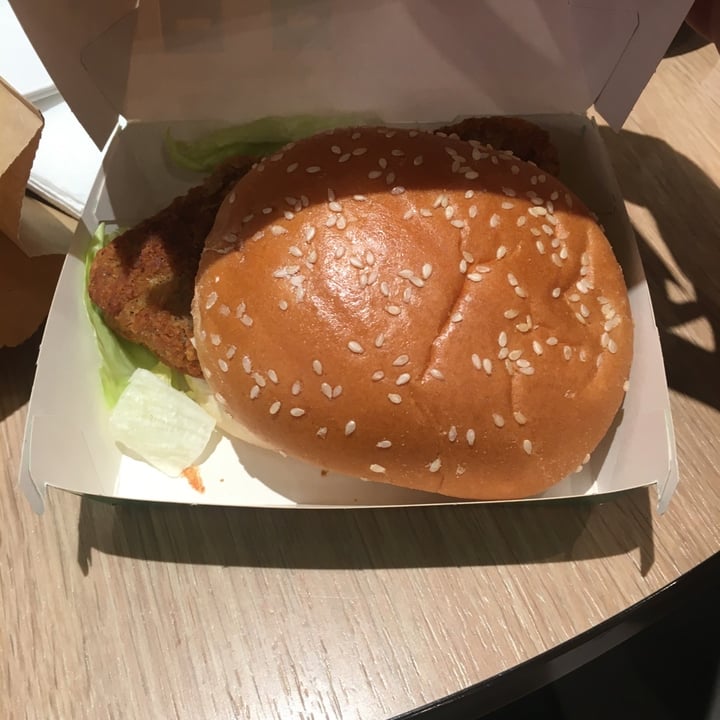 photo of KFC Vegan Burger shared by @blythe on  14 Jan 2020 - review