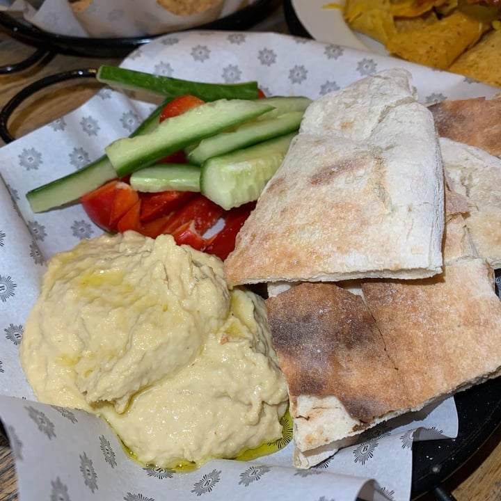 photo of Revolution Bristol Hummus And Flatbreads shared by @tegan-the-vegan on  18 Jan 2022 - review