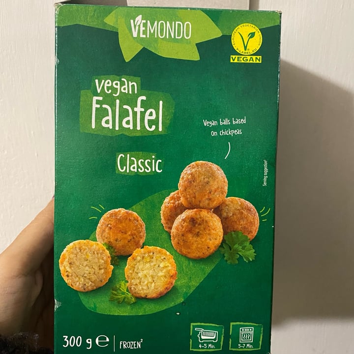 photo of Vemondo vegan falafel classic shared by @aleglass on  09 Dec 2022 - review