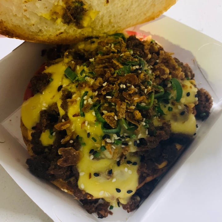 photo of Lekker Vegan Hyde Park Lekker sloppy burger shared by @annika-m on  30 Sep 2021 - review