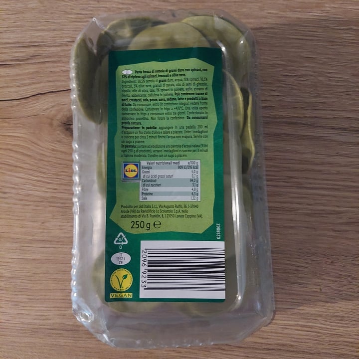 photo of Vemondo Medaglioni Agli Spinaci, Broccoli E Olive shared by @acsecnarf on  03 Dec 2021 - review