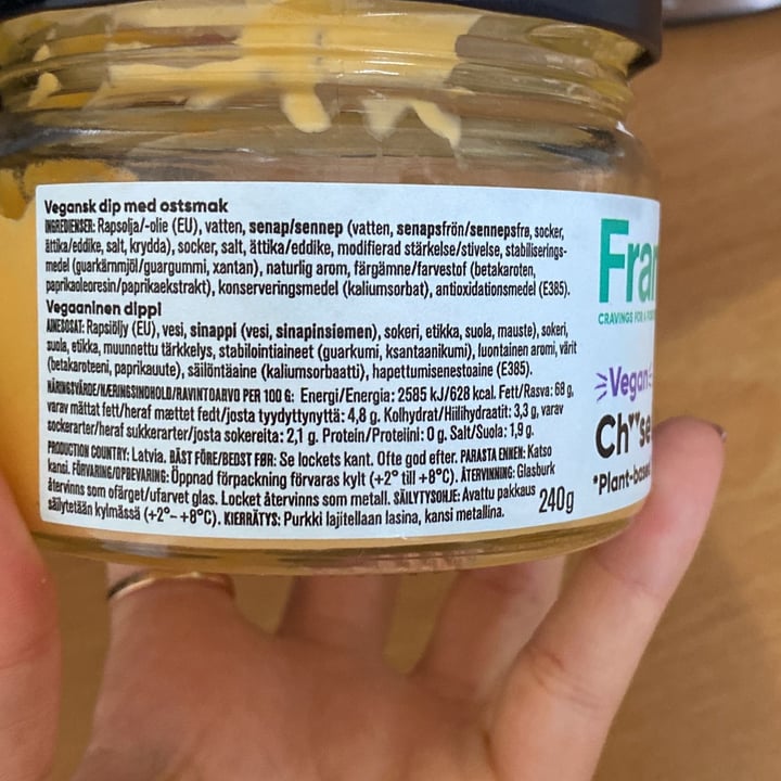 review photo of Frankful Vegan Ch**se Dip shared by @miniribeiro on 01 May 2022 - review