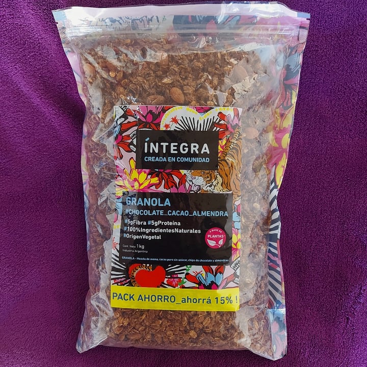 photo of Integra granola chicolate cacao y almendra shared by @veganbandit on  16 Sep 2022 - review