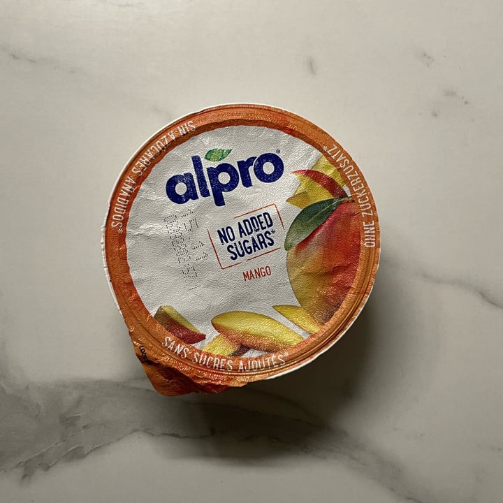 photo of Alpro alpro yogurt di soia mango shared by @valeriaconte on  03 Nov 2022 - review