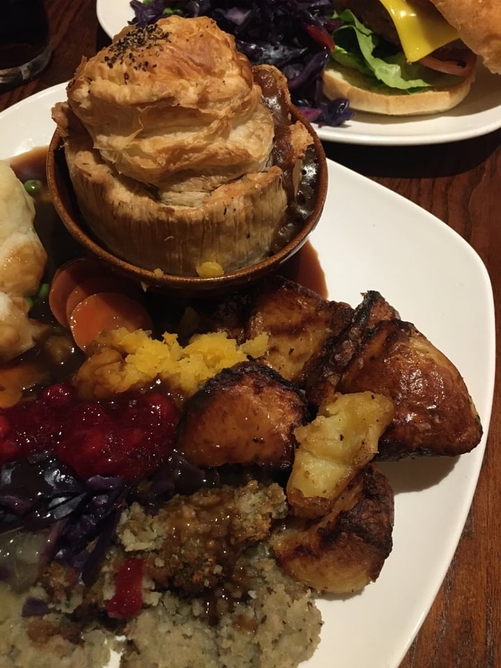 review photo of Toby Carvery Worthing Roast Mushroom & Ale Pie shared by @jazlikesanimals on 28 Jan 2020 - review
