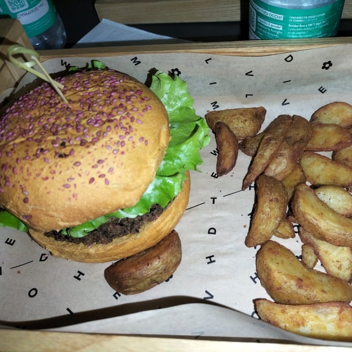 photo of Flower Burger Hercules Burger shared by @marghe333 on  09 Oct 2022 - review