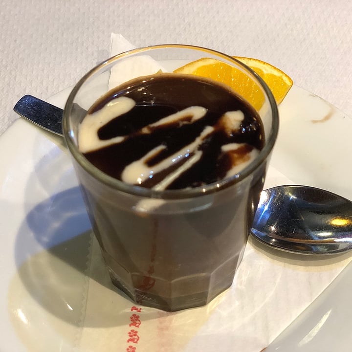 photo of Veggie Garden Mousse de chocolate shared by @palomaiturrizar on  07 Dec 2020 - review