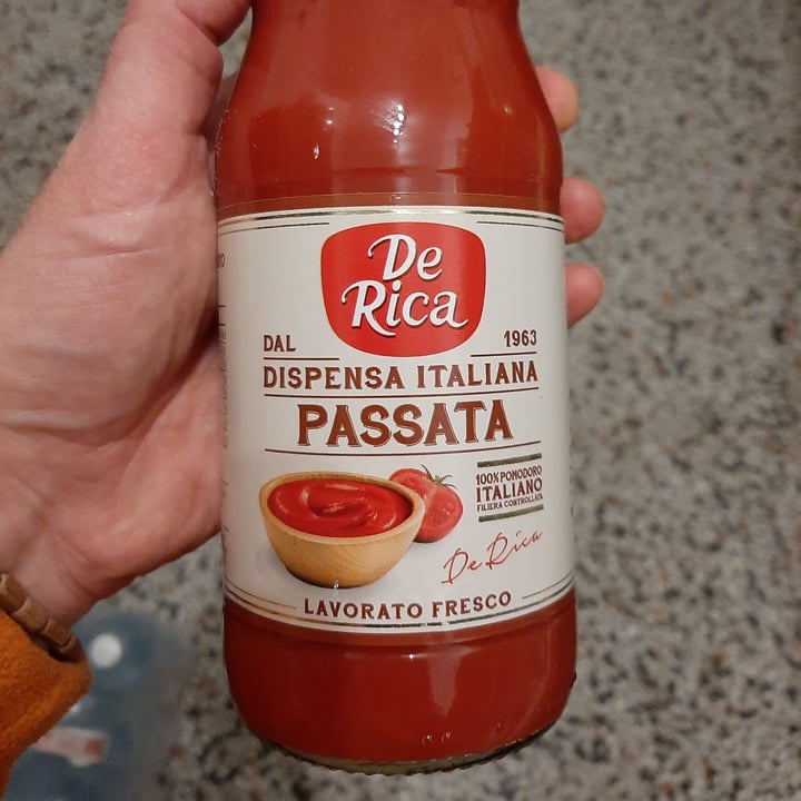 photo of De rica Passata di pomodoro shared by @enzovegan75 on  19 Feb 2022 - review