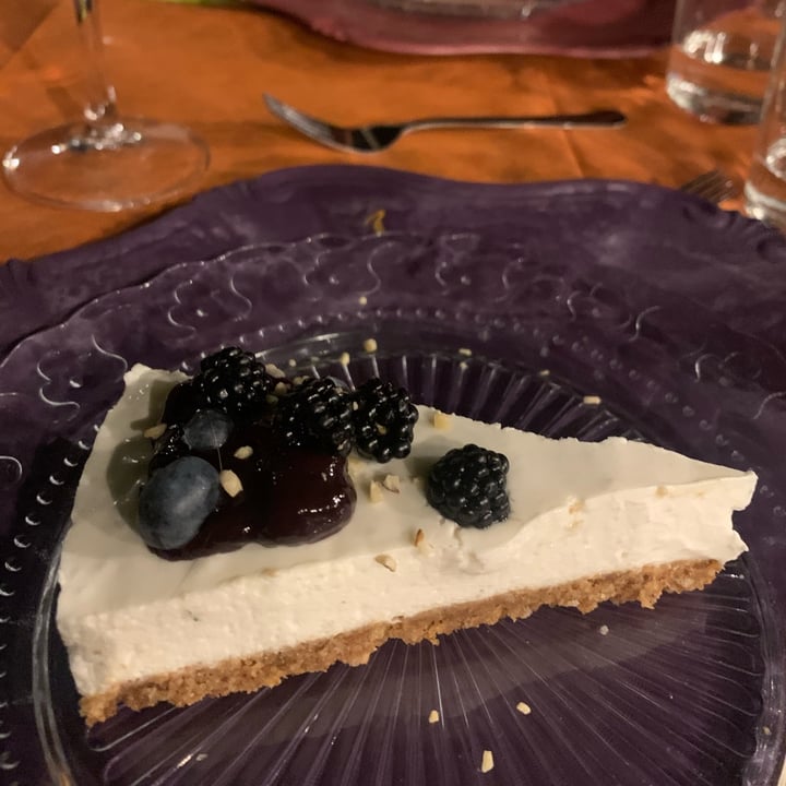 photo of B&B Locanda Degli Aromi Cheesecake ai frutti di bosco shared by @martachatnoir92 on  03 Aug 2022 - review