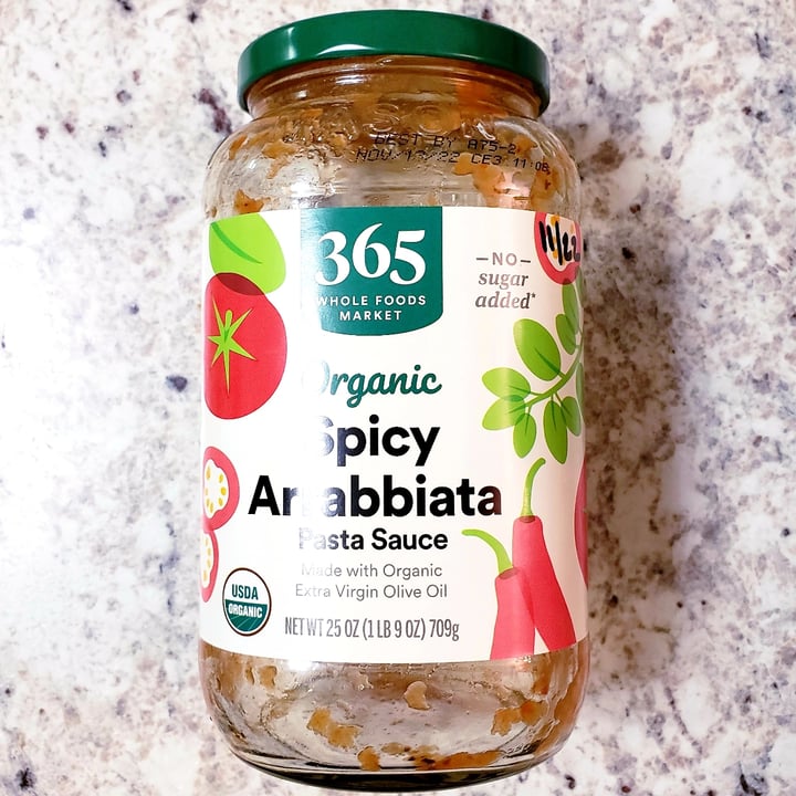 photo of 365 Whole Foods Market Spicy Arrabbiata Sauce shared by @veganmeg on  24 Aug 2021 - review