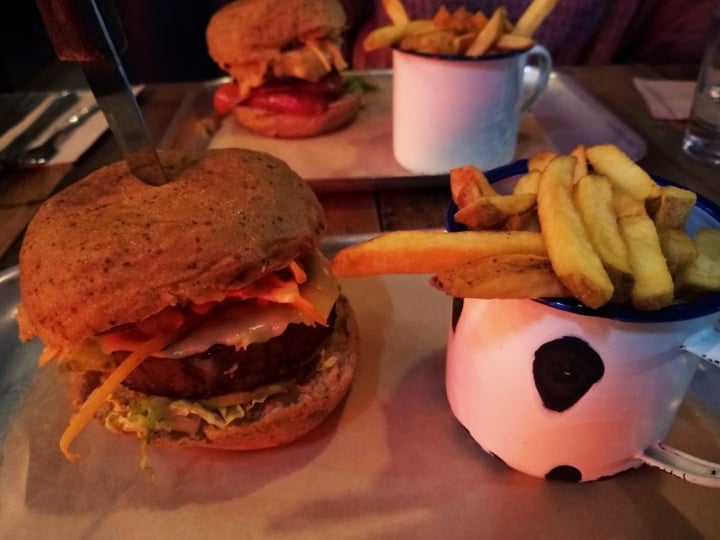 photo of BrewDog Castlegate Beyond Meat Burger shared by @cocosmomma on  15 Mar 2019 - review