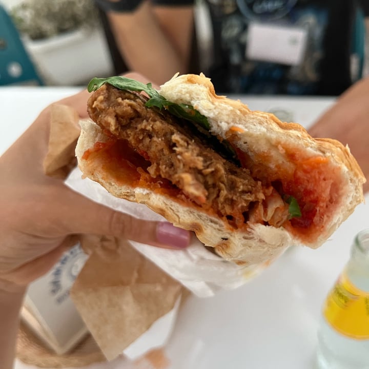 photo of Lido Horcynus Orca - Relaxing Beach Bar (ex Lido Legambiente) Veggie Burger shared by @curlyojam on  26 Jul 2022 - review