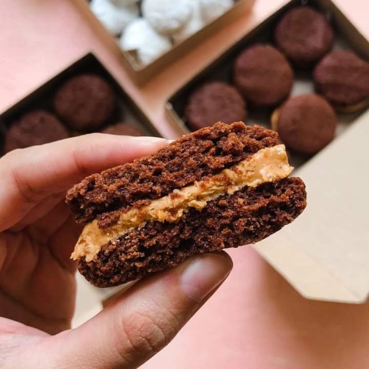 photo of Narcisa Vegan Bakery Chocolate & Peanut Butter Sandwich Cookie shared by @jcarlos1 on  10 Jul 2022 - review