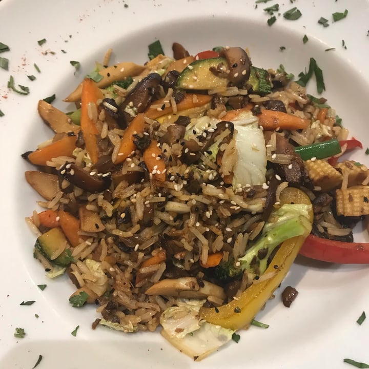 photo of Avocado Rice stir fry shared by @theamicablevegan on  29 May 2020 - review