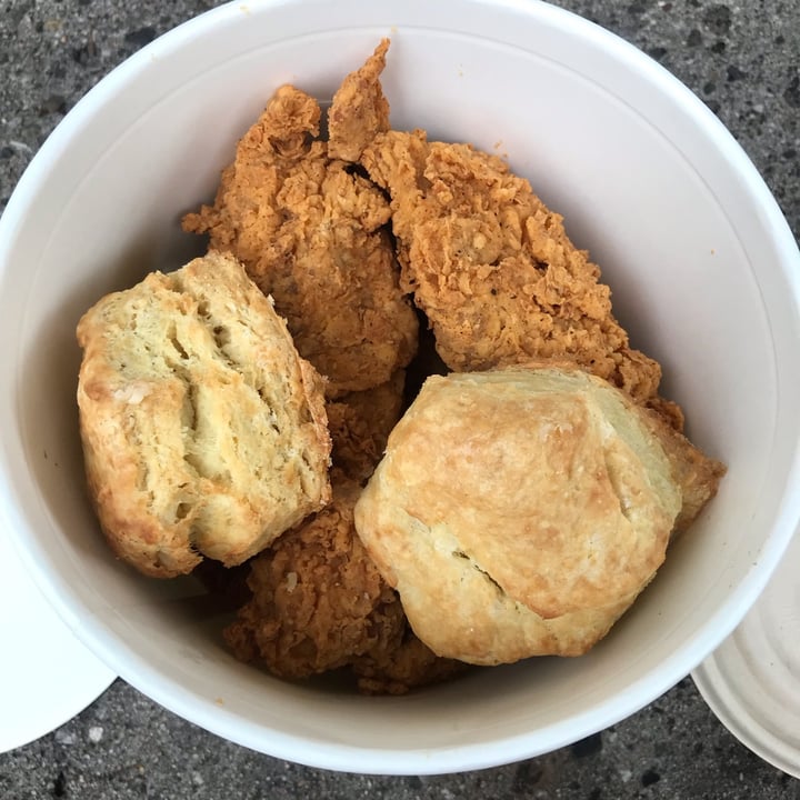 photo of Herbie Butcher's Fried Chicken Large Fried chicken bucket shared by @dianna on  27 Sep 2021 - review