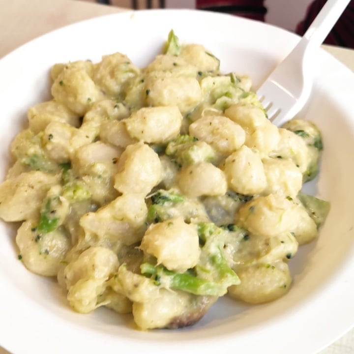 photo of Officina Vegana gnocchi con broccoli e olive nere shared by @manu97 on  18 May 2022 - review