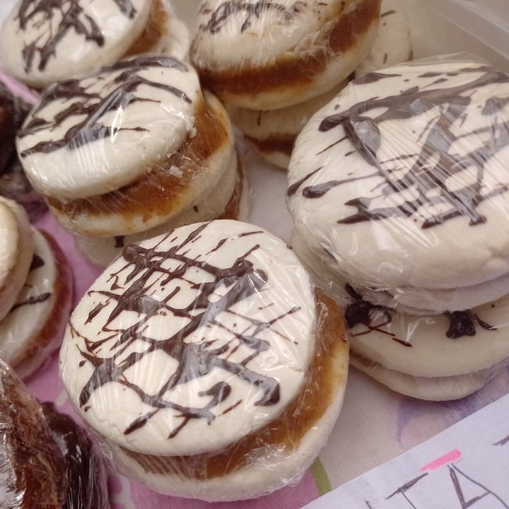 review photo of Vegan 01 Alfajor De Dulce De Dátiles shared by @sheilu on 16 Jun 2022 - review