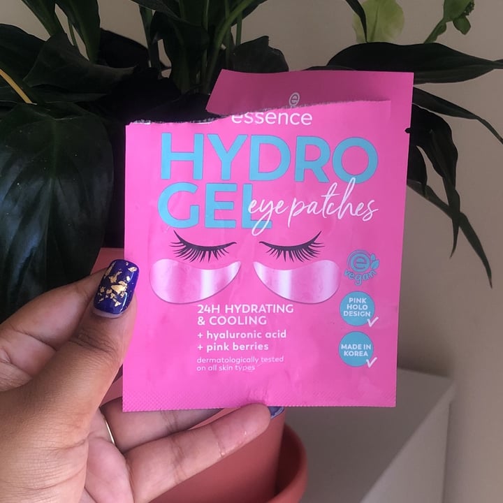 photo of Essence Cosmetics Hydrogel Eye Patches shared by @powerful01 on  13 Feb 2022 - review