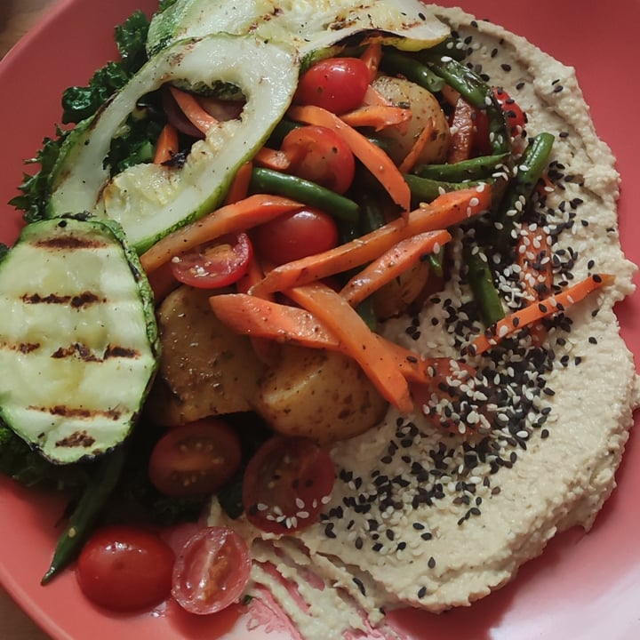 photo of Café Otoya Veggie Salad shared by @tatianaroal5 on  18 Jun 2022 - review