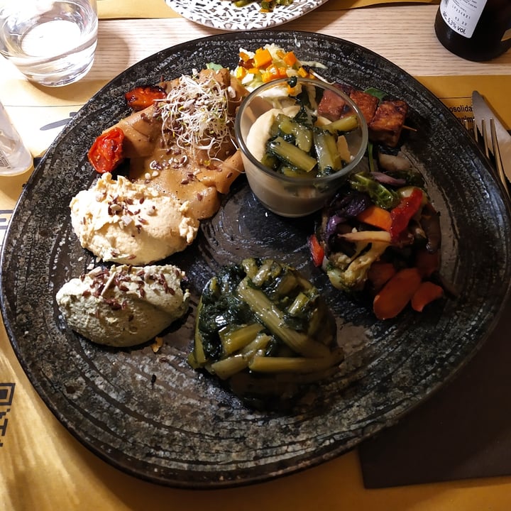 photo of Zenzero Piatto Misto Vegetariano shared by @giadamassarenti on  23 Mar 2022 - review