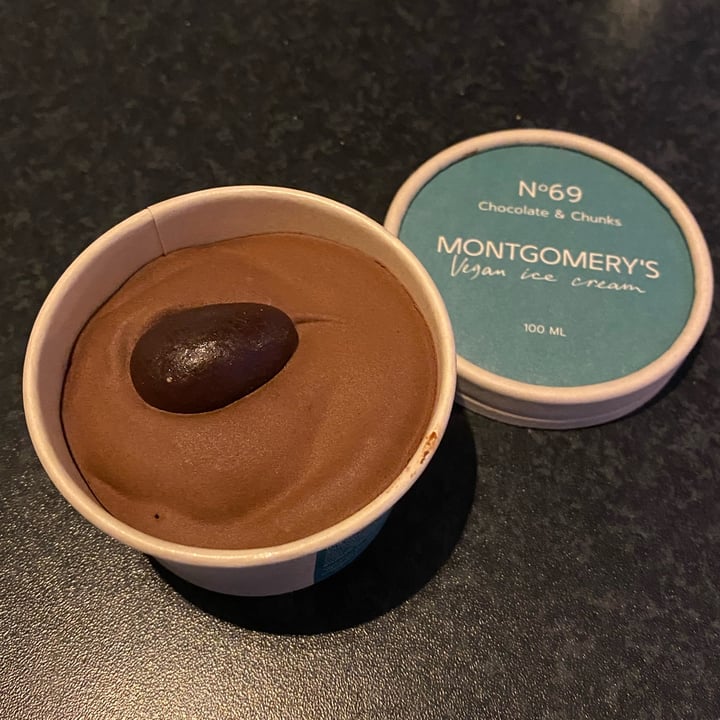 photo of Montgomery’s Chocolate & chunks vegan ice cream shared by @tiwaz on  04 May 2022 - review