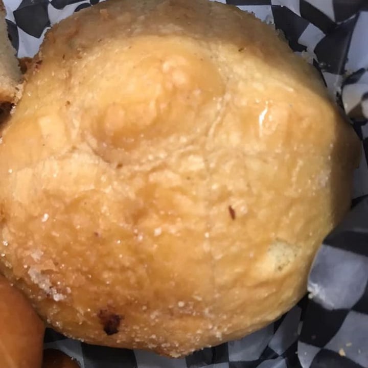 photo of YvittaCakes Pan de muerto relleno de chocolate shared by @liloferagui on  10 Jun 2022 - review