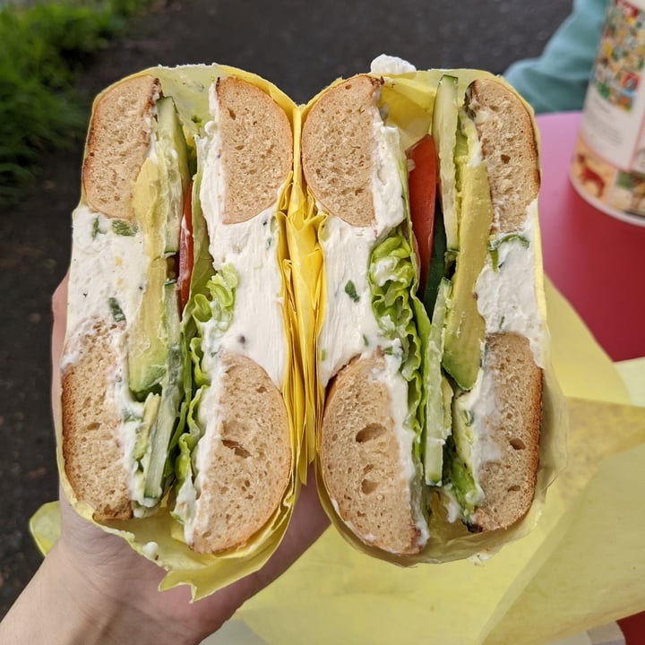 review photo of Ben & Esther's Bagels and Deli Bagels shared by @veganjuliana on 16 Jun 2022 - review