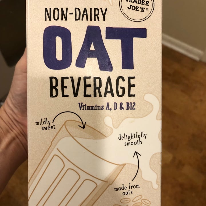 photo of Trader Joe's Non-Dairy Oat Beverage shared by @mbr on  14 Sep 2021 - review