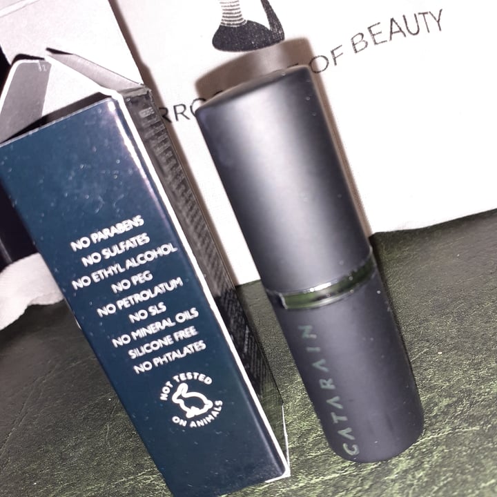 review photo of Catarain Nude Matte Lipstick shared by @costaurbana on 28 Apr 2022 - review