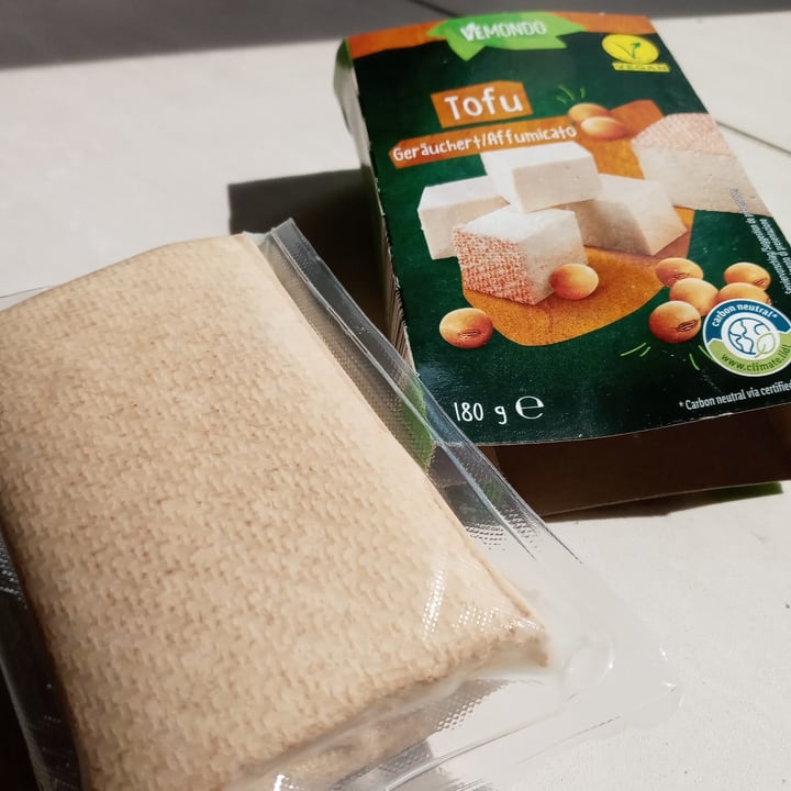 photo of Vemondo  Tofu smoked shared by @marlalestrange on  30 Aug 2022 - review