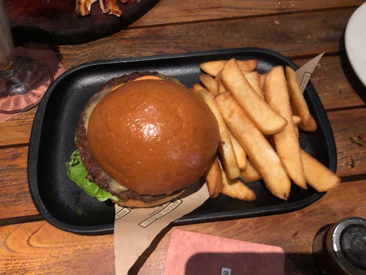 photo of Bread Street Kitchen Singapore Impossible burger shared by @chrishineerita on  14 Jul 2019 - review