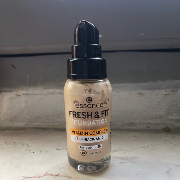 review photo of Essence Fresh & fit foundation shared by @pothos on 04 May 2022 - review