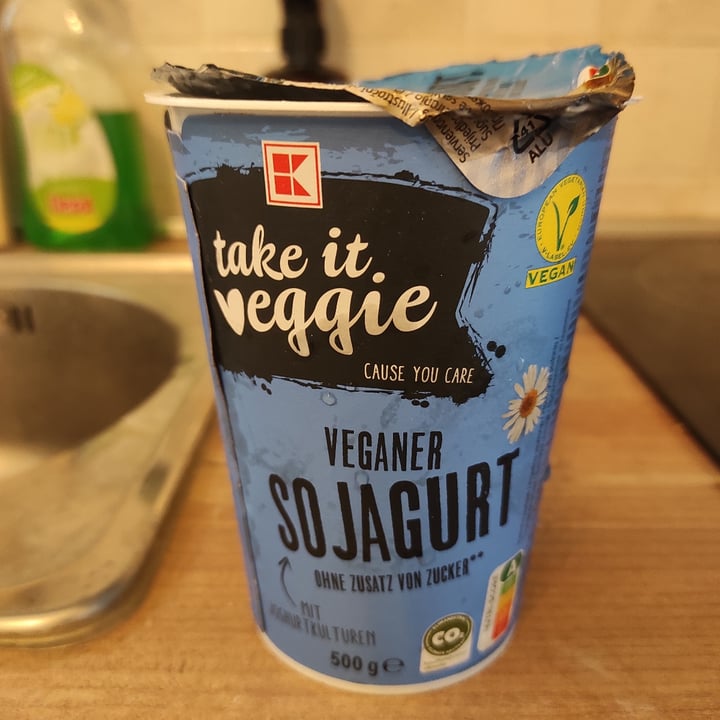 review photo of Kaufland Take it Veggie Soja Joghurt (soy yogurt) shared by @anna0806 on 31 Mar 2022 - review