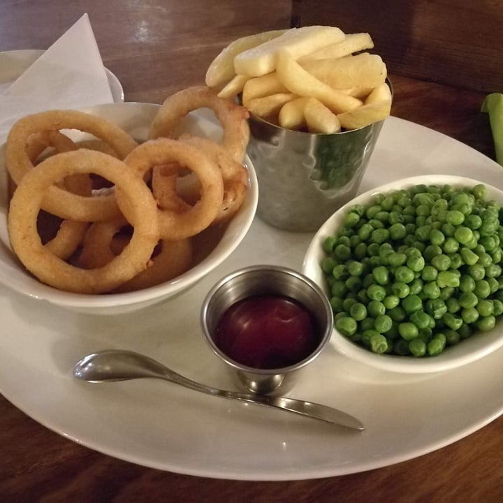 photo of Blue Ball Inn Onion rings shared by @maripina on  15 Oct 2021 - review