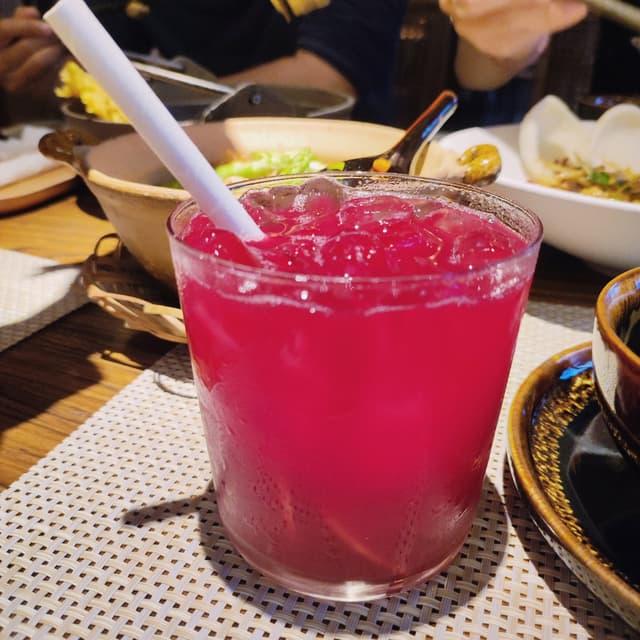 菜肴“Beetroot, Orange, Carrot Drink”的照片