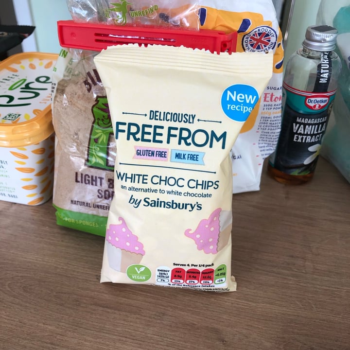 photo of Sainsbury's Deliciously free from white choc chips shared by @yourlocalvegan on  16 Apr 2022 - review
