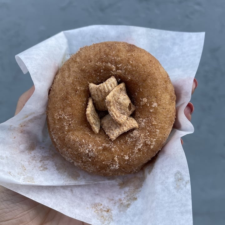 photo of Café 1610 Cinnamon donut shared by @lizmaselli on  27 Feb 2021 - review