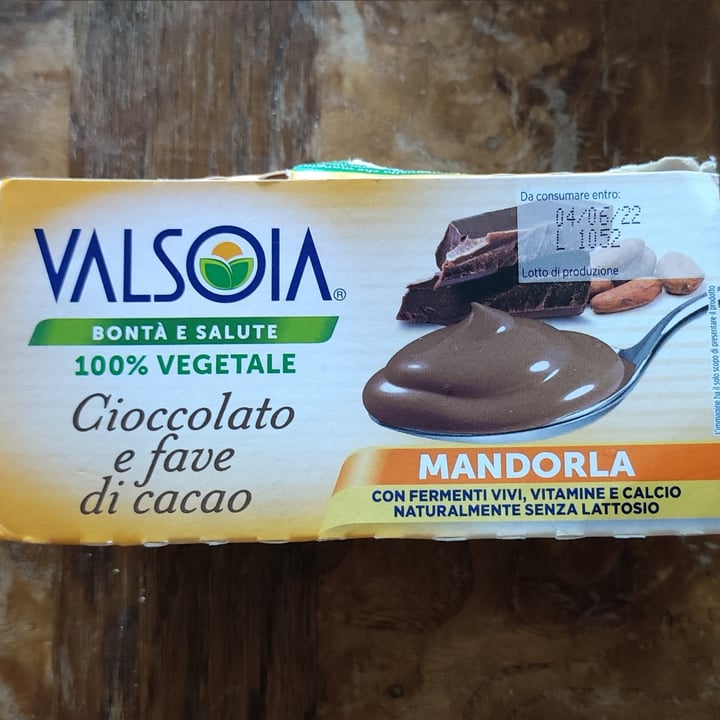 photo of Valsoia Yogurt al cioccolato e fave di cacao shared by @zebbino on  29 Jun 2022 - review