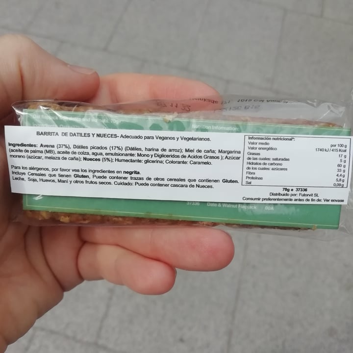 photo of Holland & Barrett Date and walnut flapjack shared by @giadi91 on  08 Oct 2022 - review