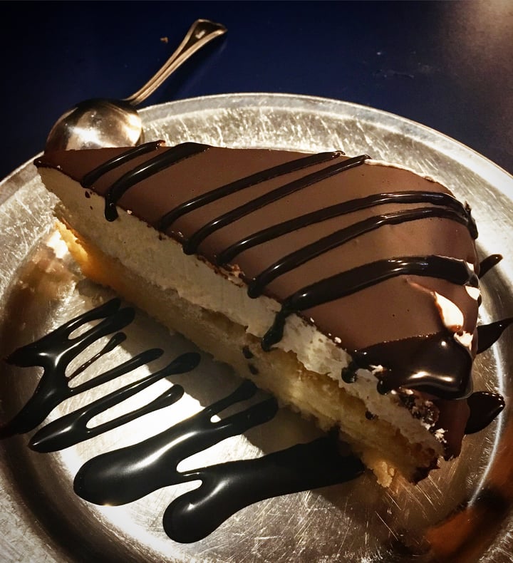 photo of B13 bar Tarta de chocolate y nata shared by @martamct96 on  23 Mar 2020 - review