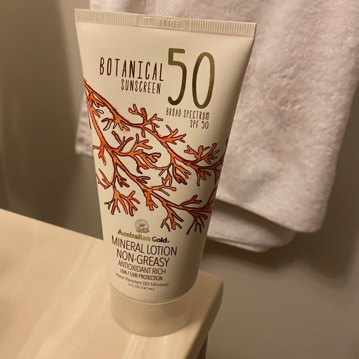 photo of Australian Gold Botanical face sunscreen SPF 50 shared by @kelleyjhall on  13 Nov 2020 - review