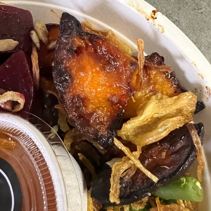 photo of Manna Food Co. Harissa Veg Bowl with added Tofu shared by @ftc on  08 Oct 2022 - review