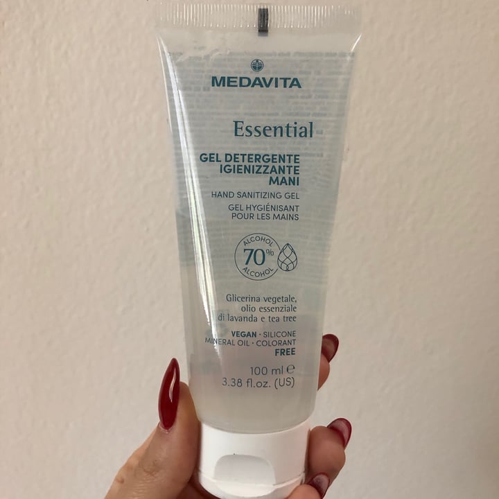 photo of Medavita Gel Detergente Igienizzante Mani shared by @valeriasalvini on  05 May 2021 - review