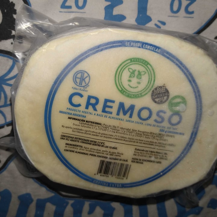 photo of Felices Las Vacas Queso Cremoso shared by @danivegana1 on  01 May 2021 - review