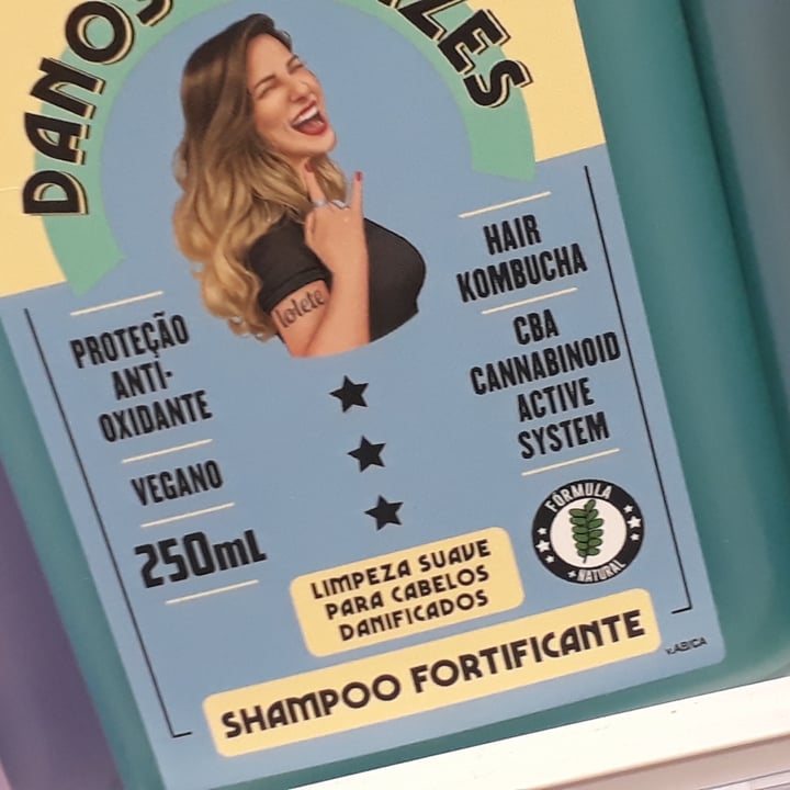 photo of Lola Cosmetics Danos Vorazes Shampoo Fortificante shared by @mariiigmes on  22 Apr 2022 - review