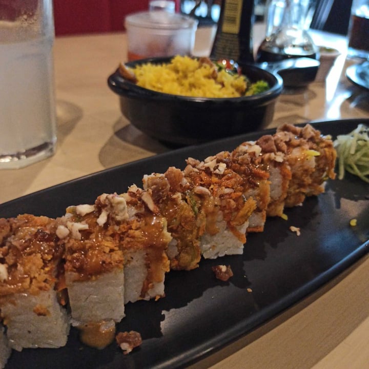 photo of Oriental Wok Cumbres Roll Spicy Vegan shared by @cassreyes on  22 Jan 2020 - review