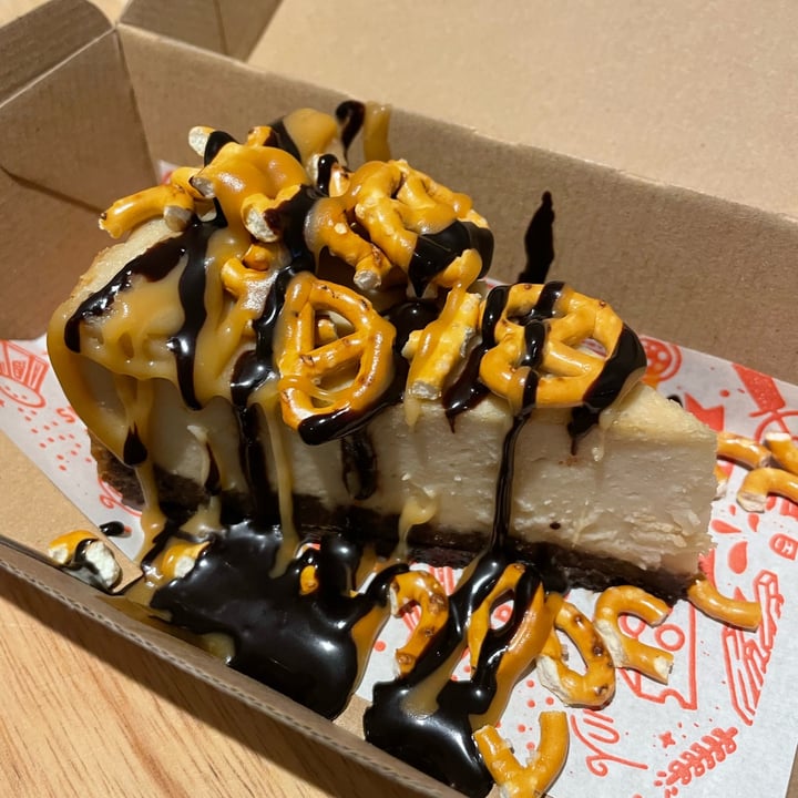 photo of Red Sparrow Pizza Salted Caramel Pretzel Cheesecake shared by @simhazel on  03 Sep 2022 - review